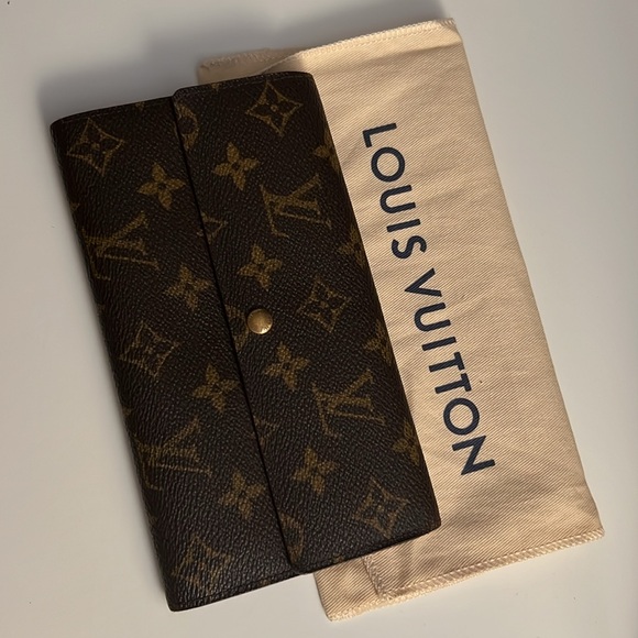 Louis Vuitton Handbags - Louis Vuitton Wallet Large Monogram Canvas